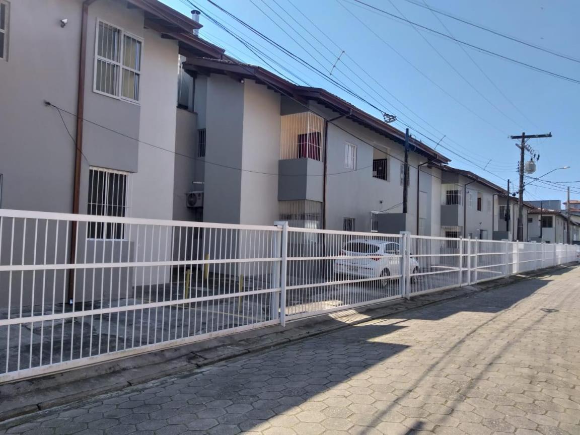 Apartamento Ubatuba - Praia Grande - 250M Da Praia Εξωτερικό φωτογραφία